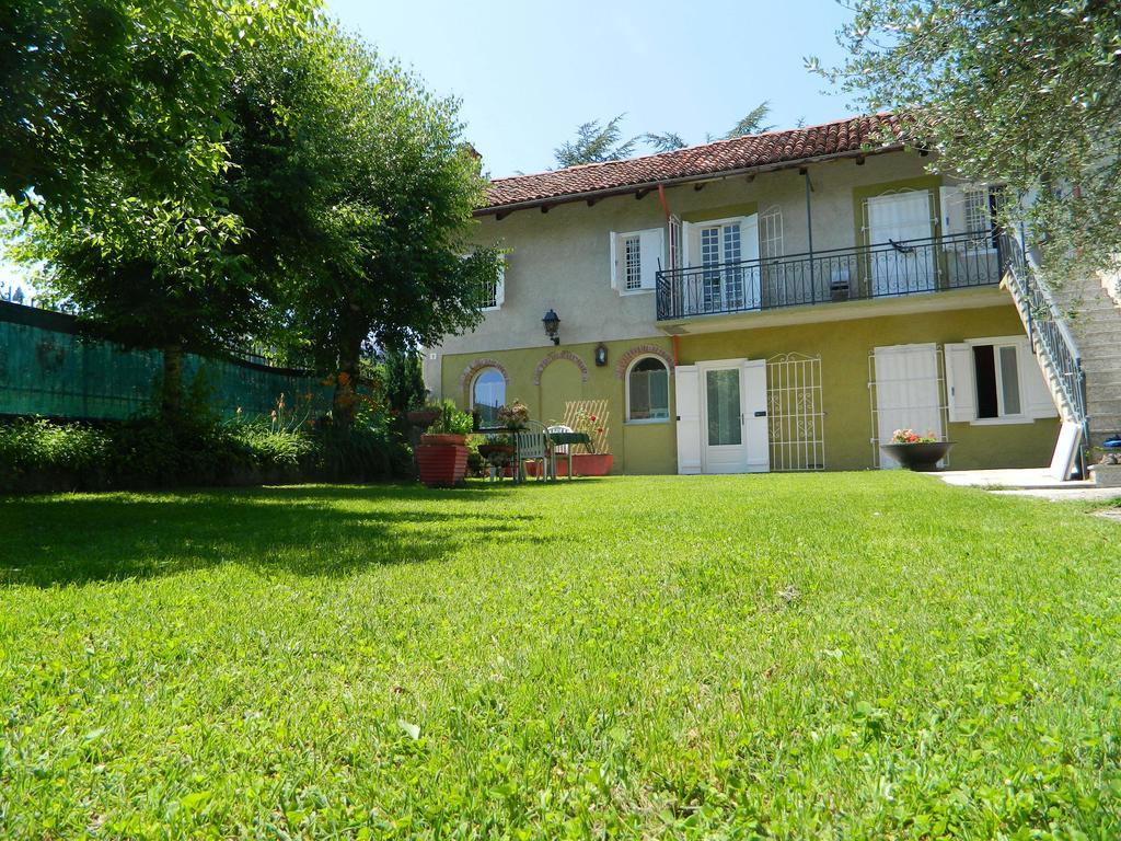 Casa Badinot Casa de hóspedes Diano dʼAlba Quarto foto